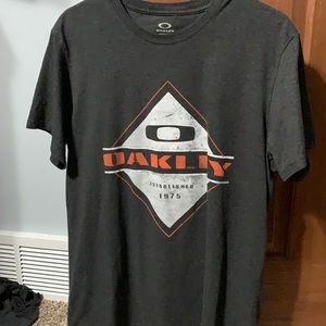 Oakley T shirt